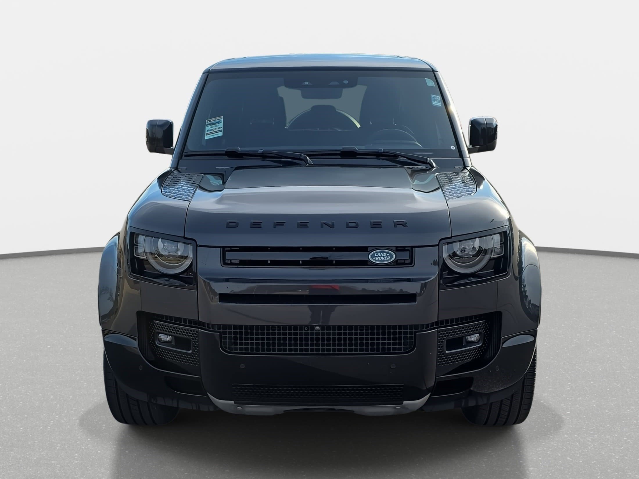 Used 2023 Land Rover Defender 110 V8 image 2