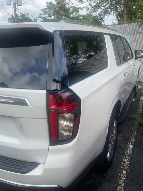 Used 2023 Chevrolet Suburban High Country RWD image 3