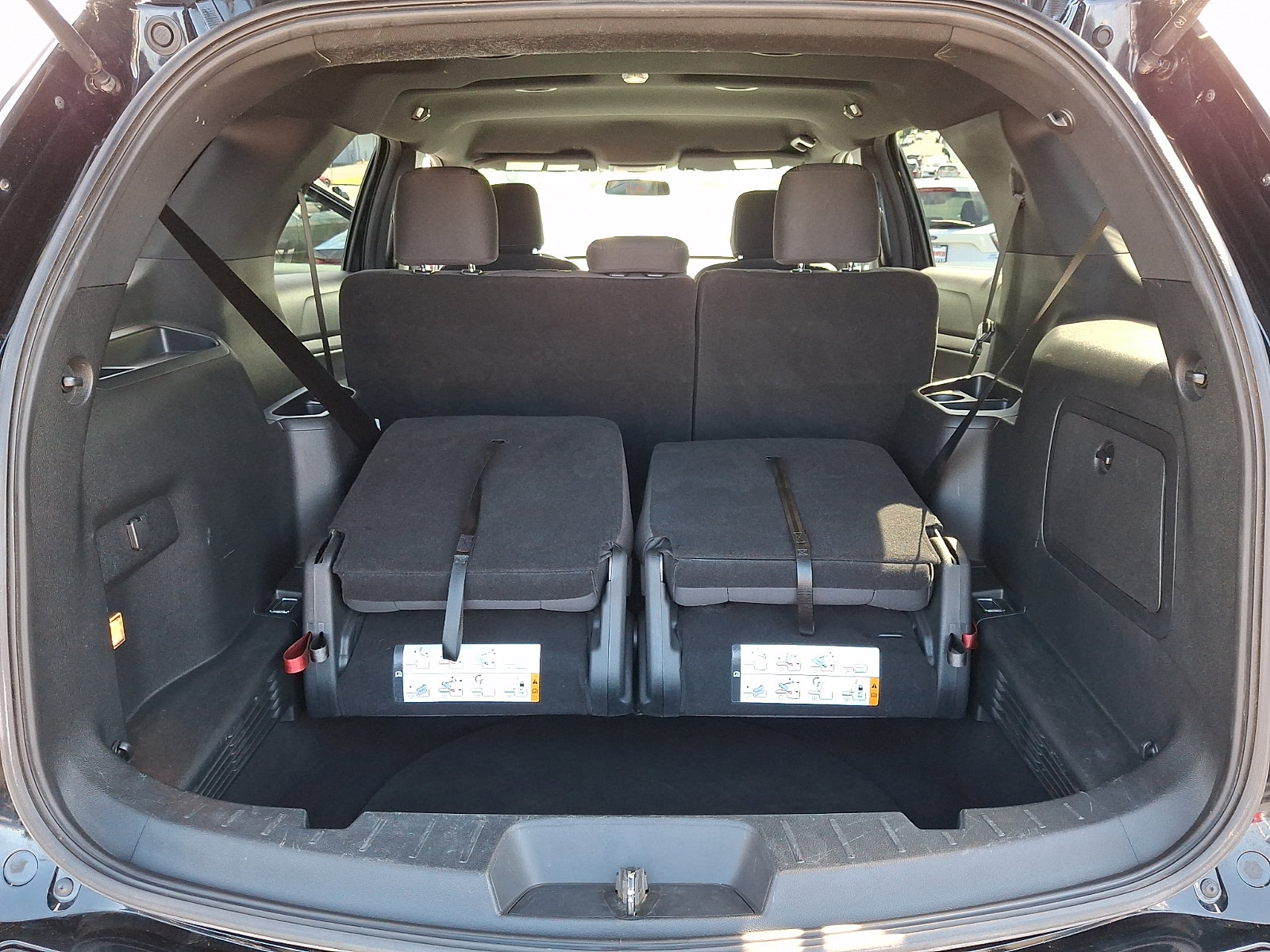 Used 2018 Ford Explorer XLT AWD/4WD image 27
