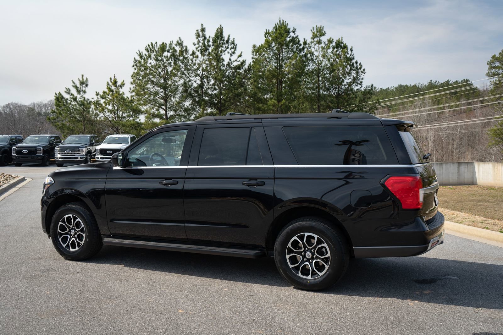 Used 2024 Ford Expedition Max XLT AWD/4WD image 7