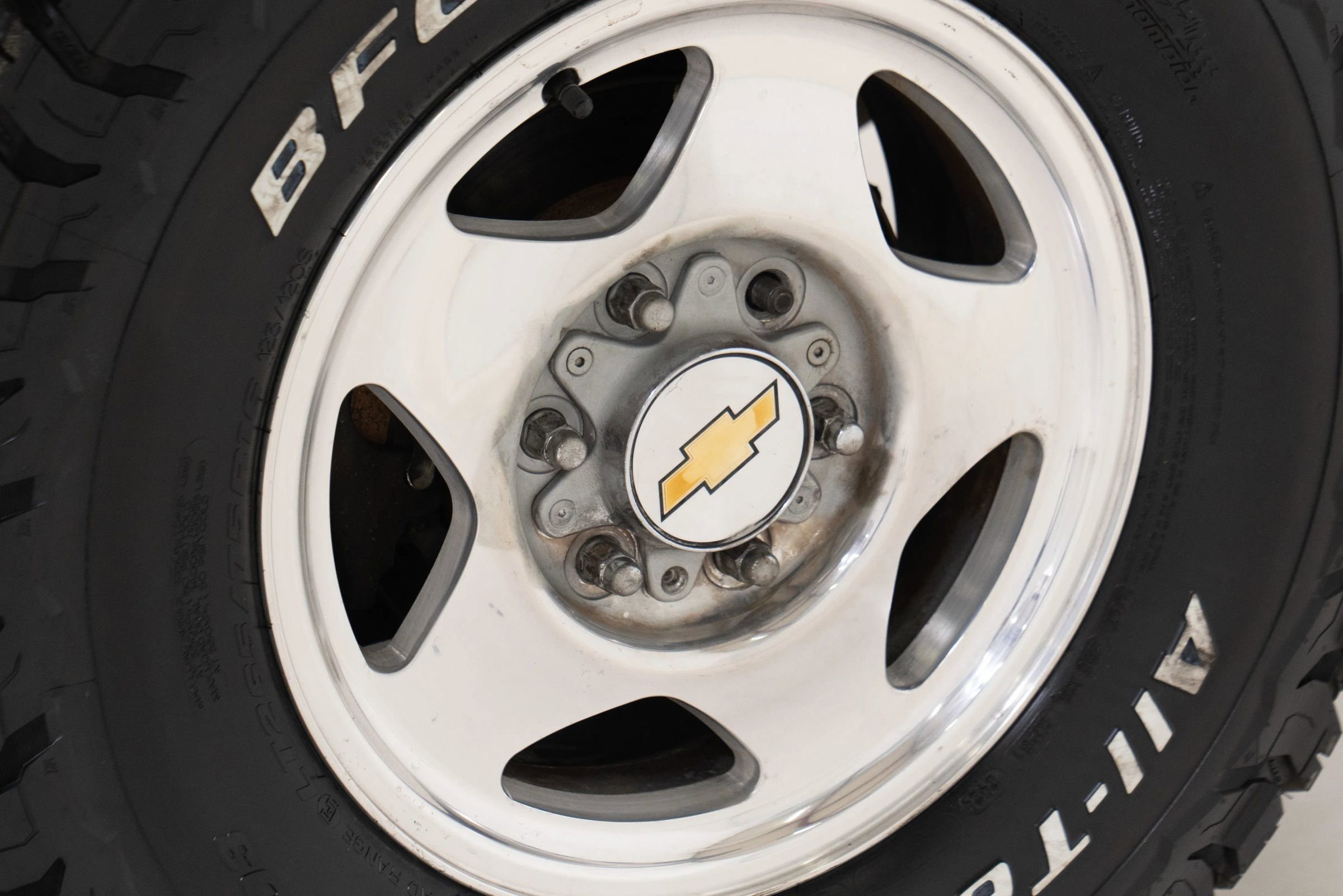 Used 2000 Chevrolet Tahoe Z71 w/ Comfort & Security Pkg AWD/4WD image 91