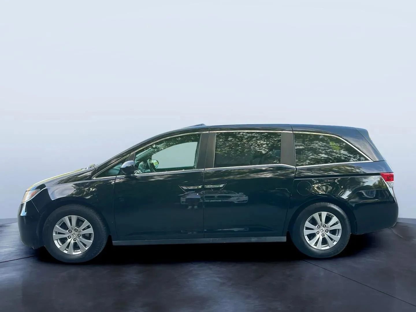 Used 2016 Honda Odyssey EX-L image 2