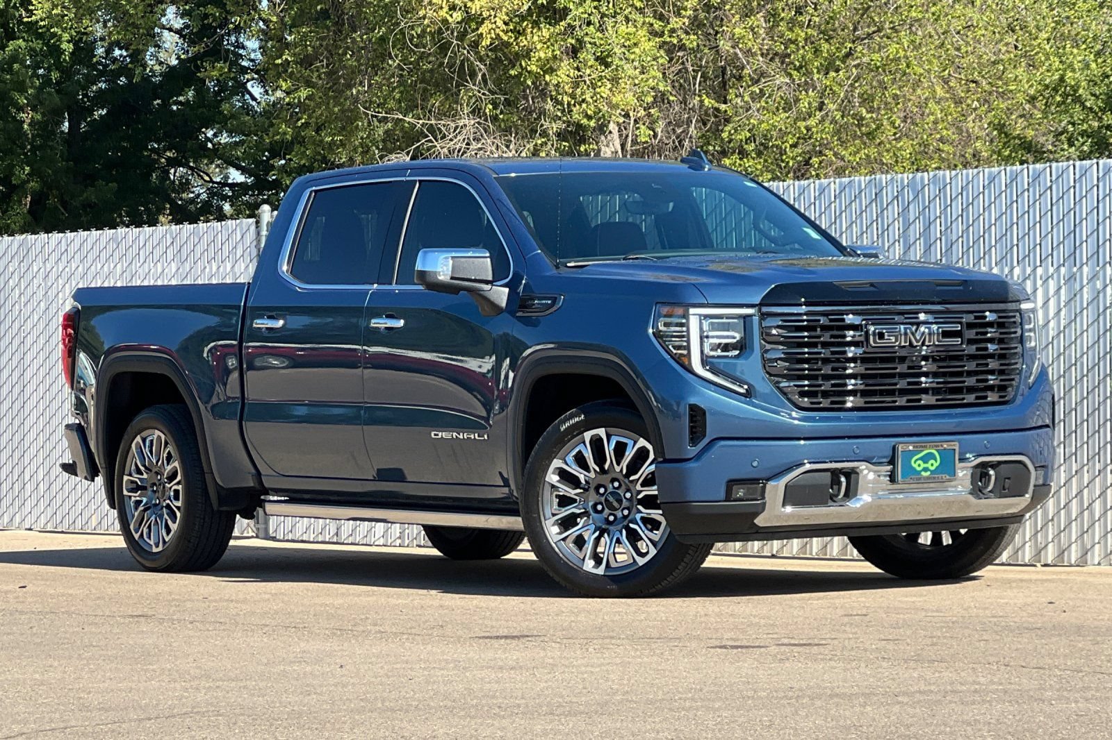 Used 2025 GMC Sierra 1500 Denali Ultimate AWD/4WD image 2