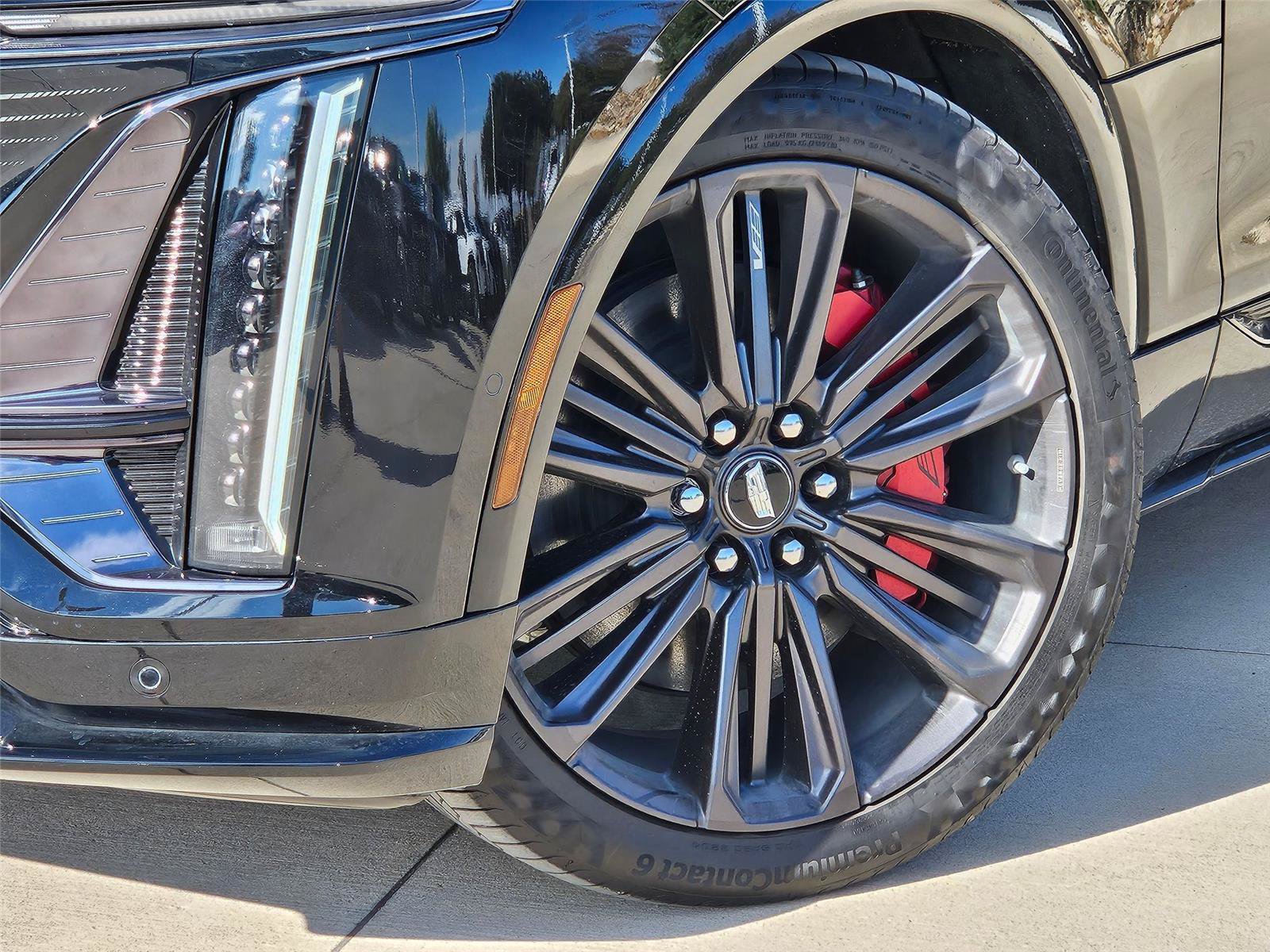 New 2026 Cadillac Lyriq V w/ LPO, Floor Liner Package AWD/4WD image 8