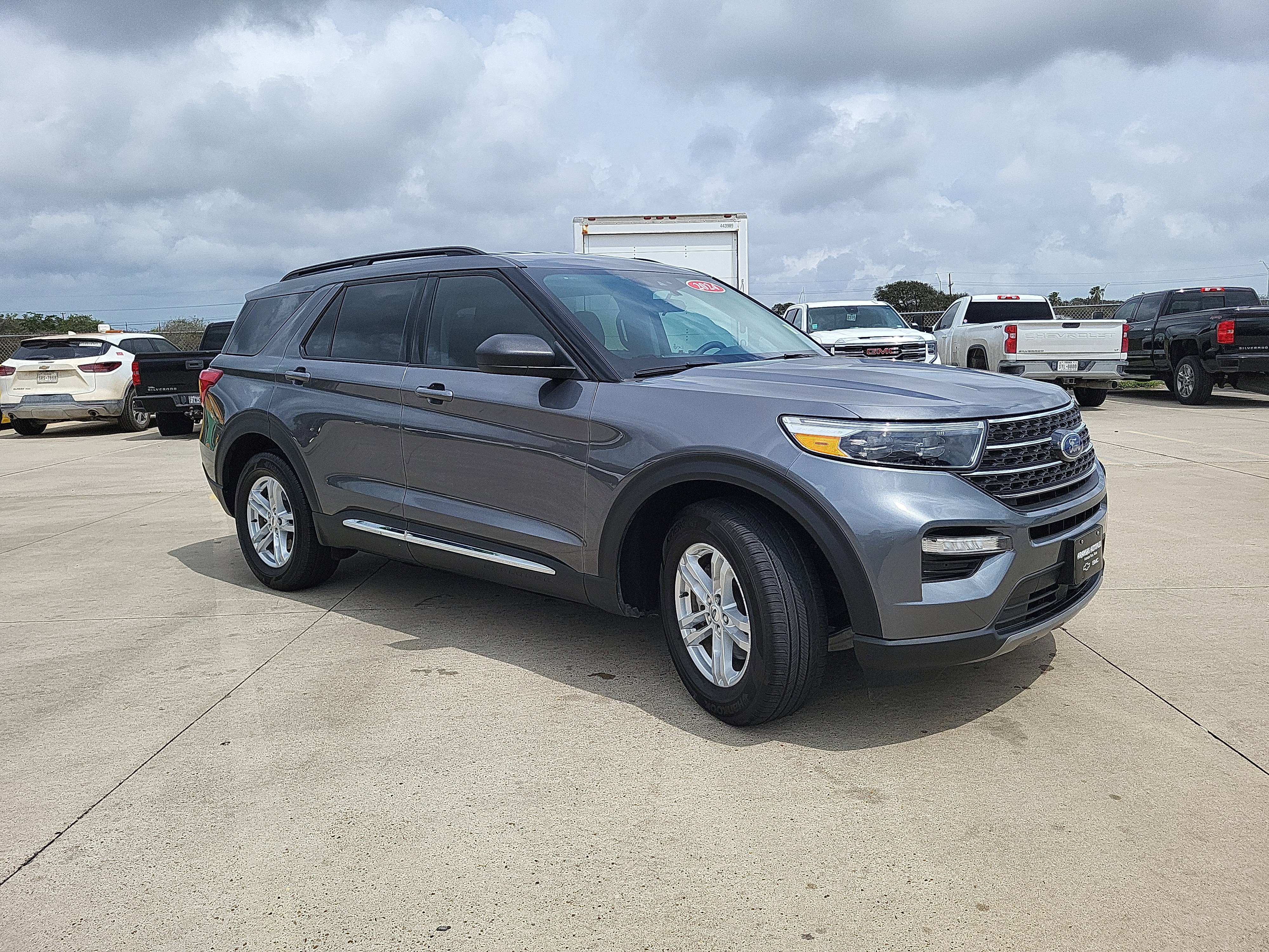 Used 2024 Ford Explorer XLT w/ Equipment Group 202A image 3