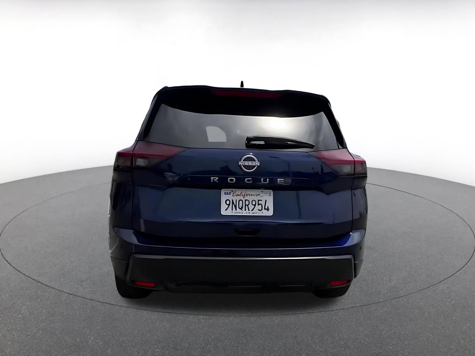 Used 2025 Nissan Rogue SV FWD image 12