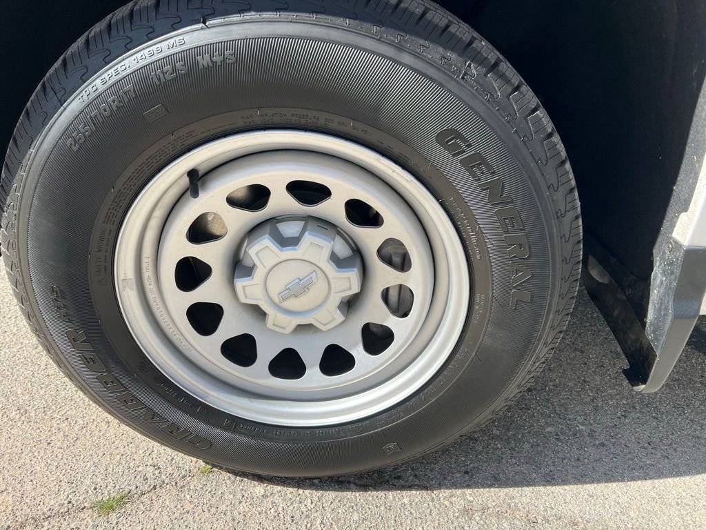 Used 2025 Chevrolet Silverado 1500 W/T image 29