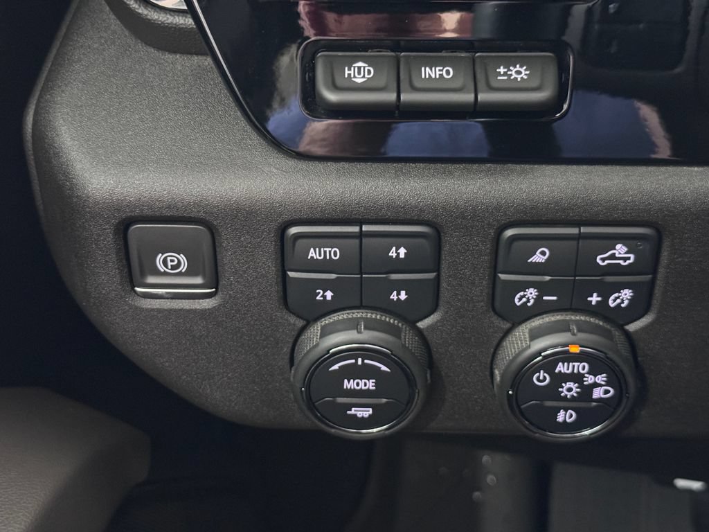 Certified 2024 Chevrolet Silverado 2500 ZR2 w/ Technology Package AWD/4WD image 26