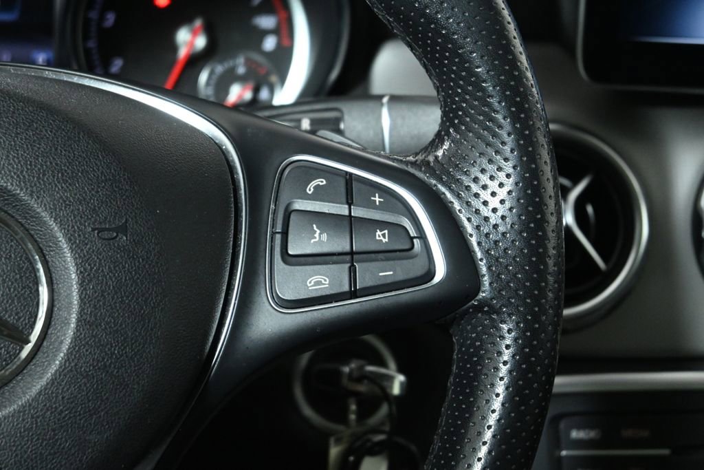 Used 2020 Mercedes-Benz GLA 250 4MATIC image 17