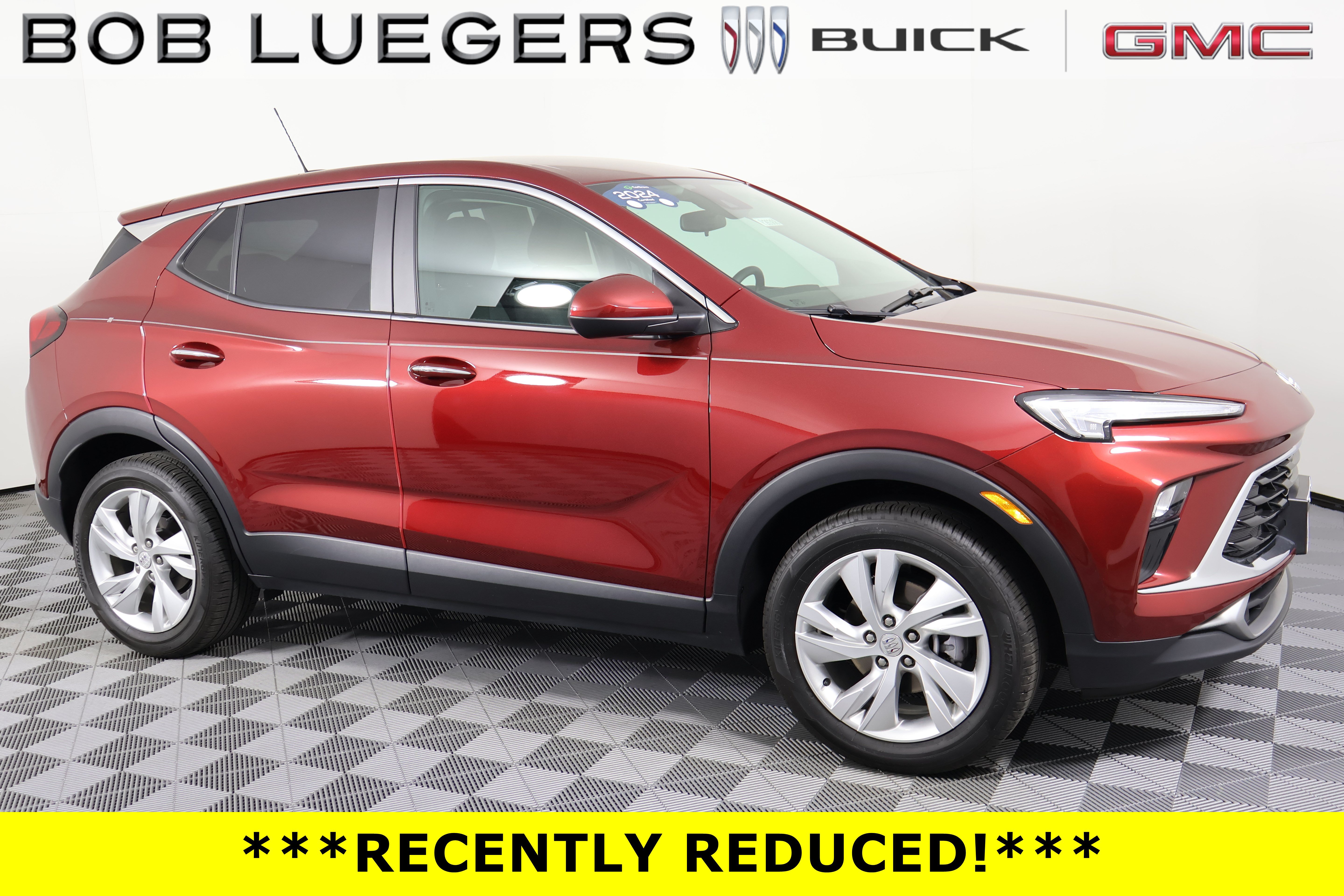Certified 2024 Buick Encore GX Preferred FWD image 2