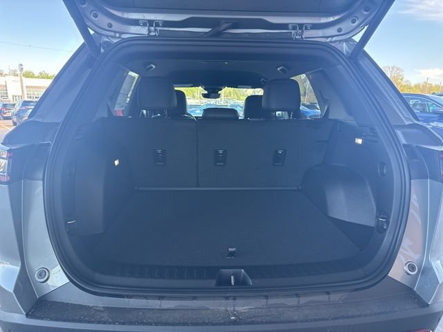 New 2026 Chevrolet Equinox RS w/ Convenience Package III AWD/4WD image 33