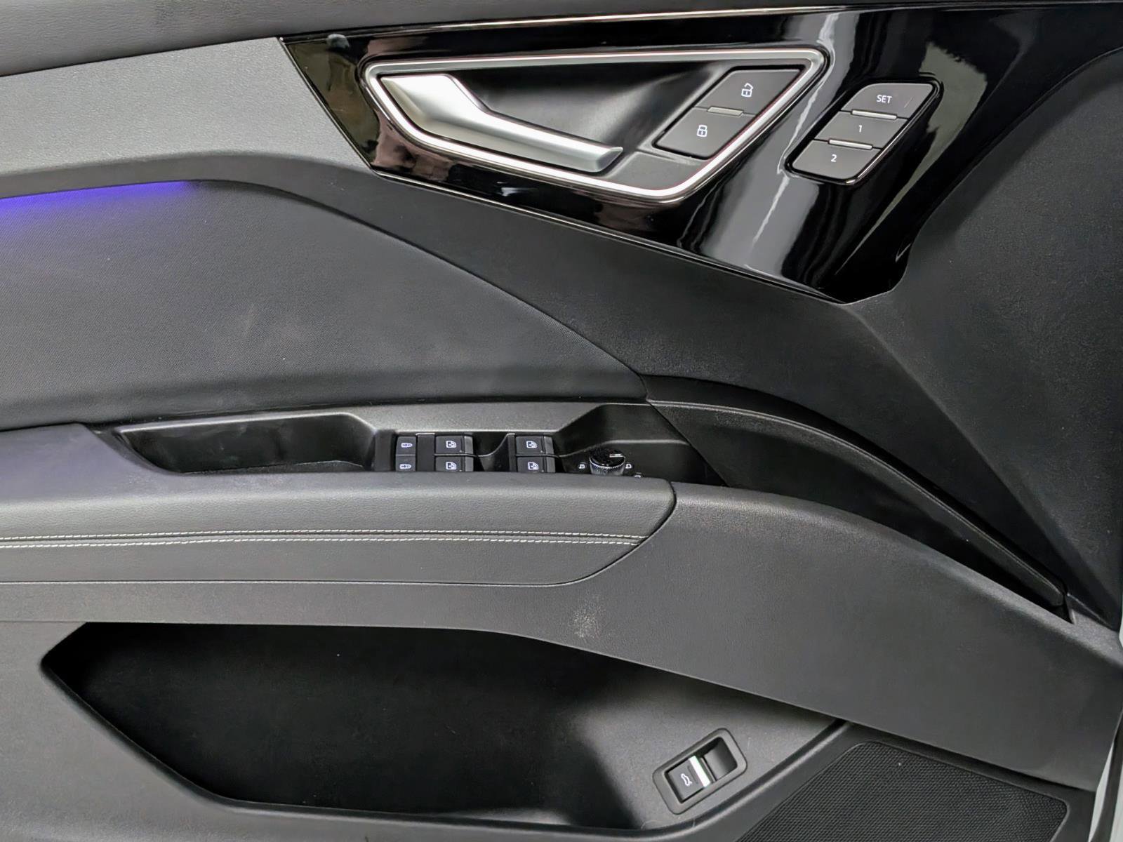 Used 2024 Audi Q4 e-tron Premium Plus image 15