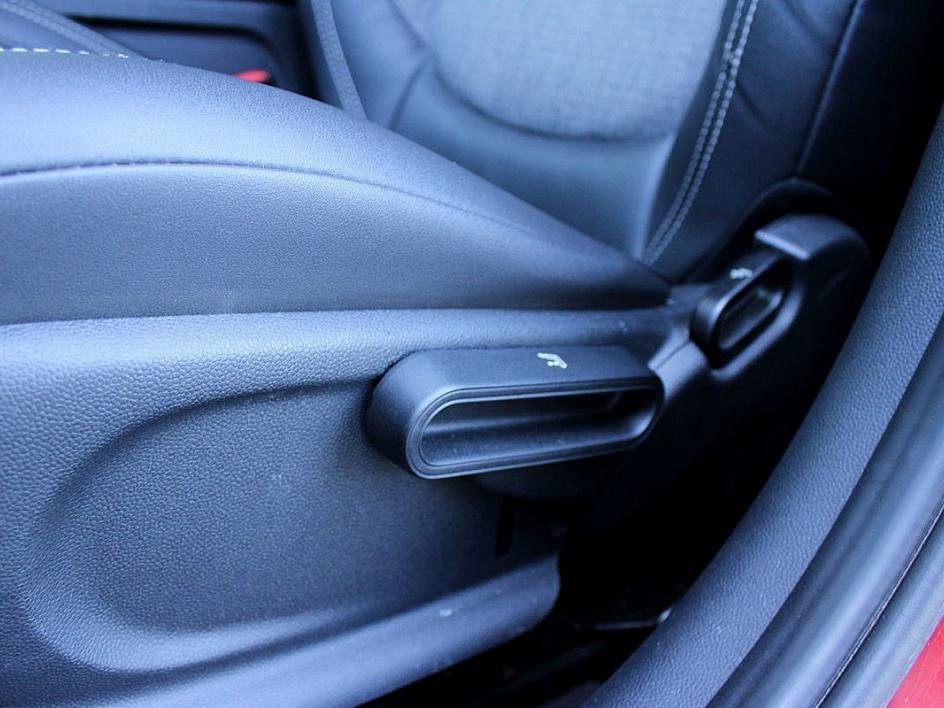 Used 2016 MINI Cooper Clubman image 9