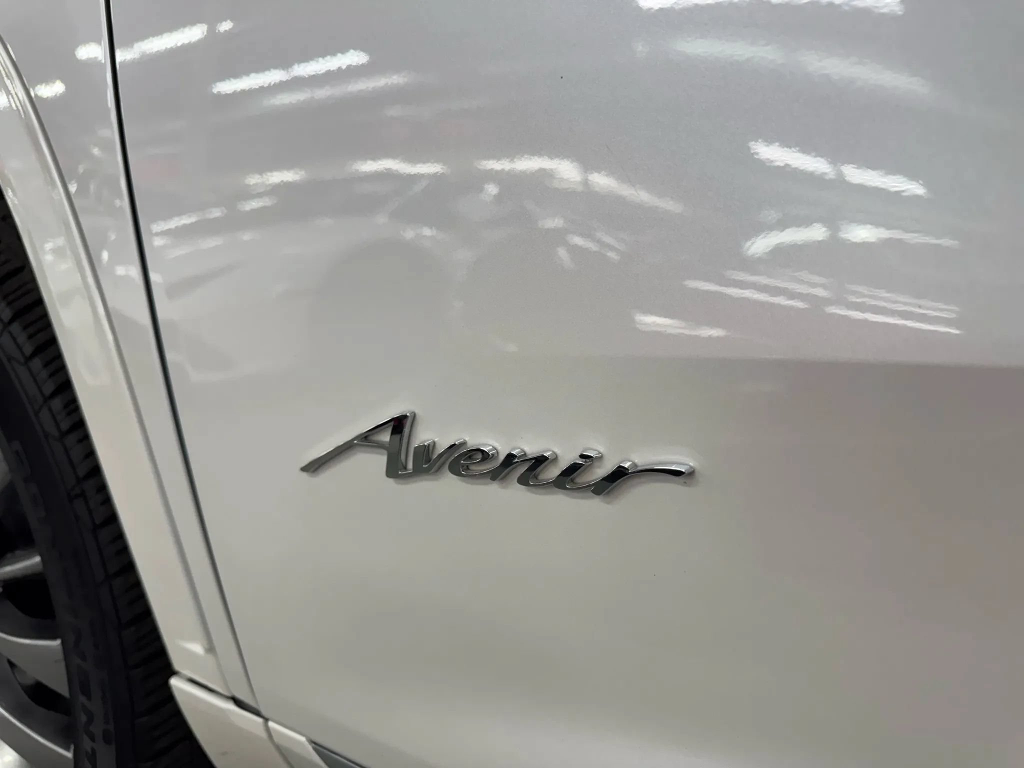 Used 2025 Buick Enclave Avenir w/ LPO, Floor Liner Package FWD image 9