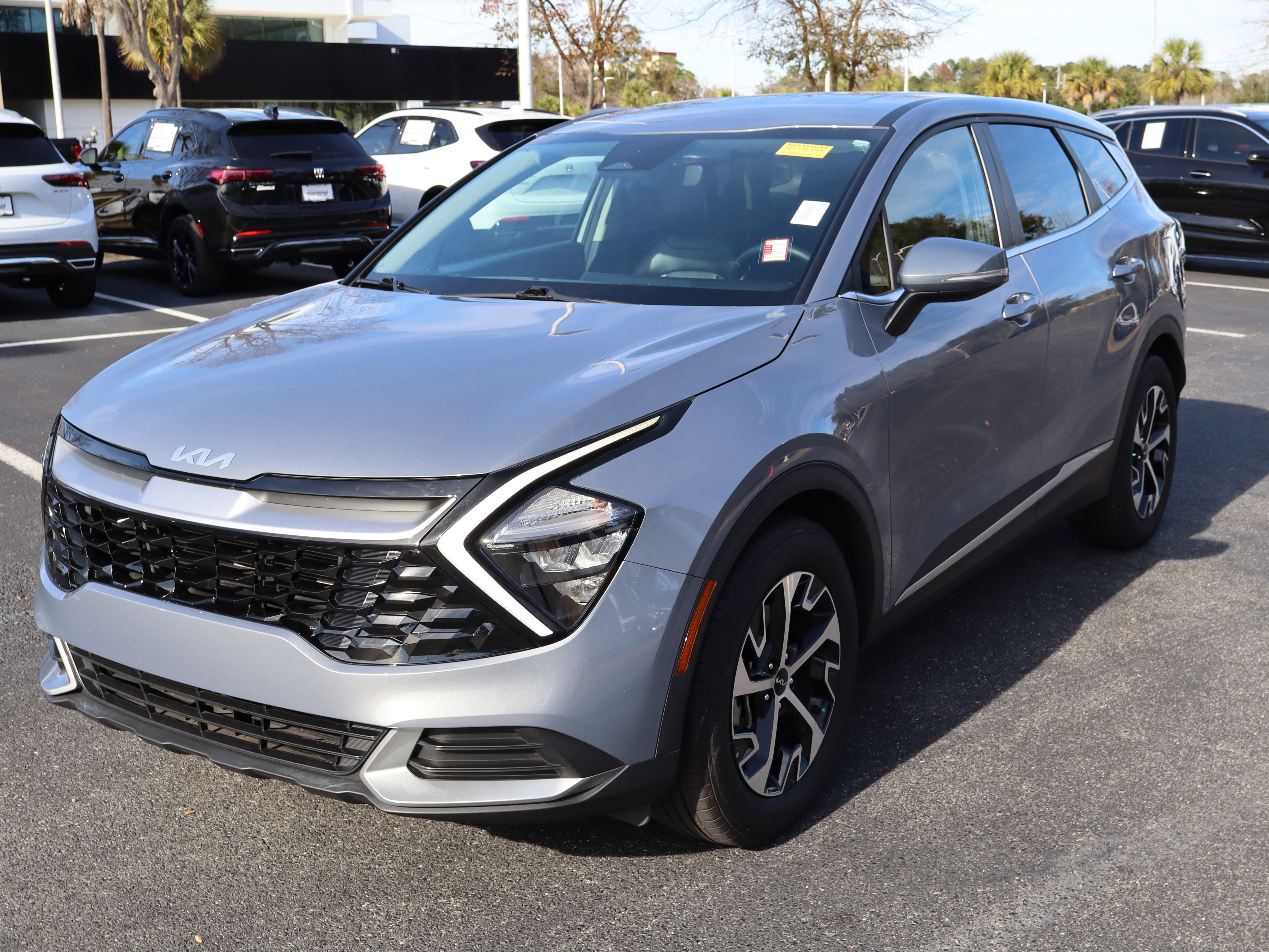 Used 2023 Kia Sportage EX image 5