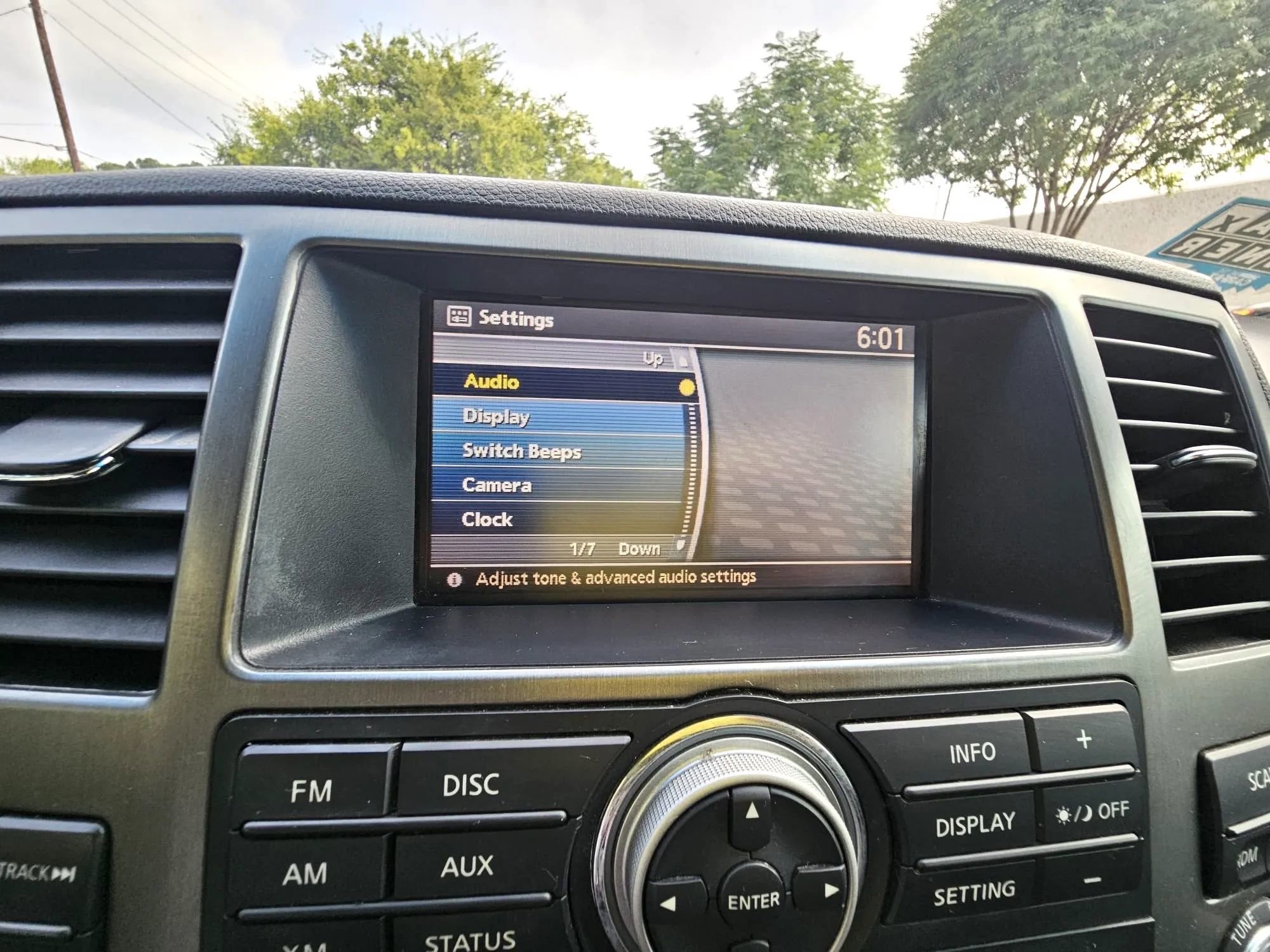 Used 2015 Nissan Armada SL image 24