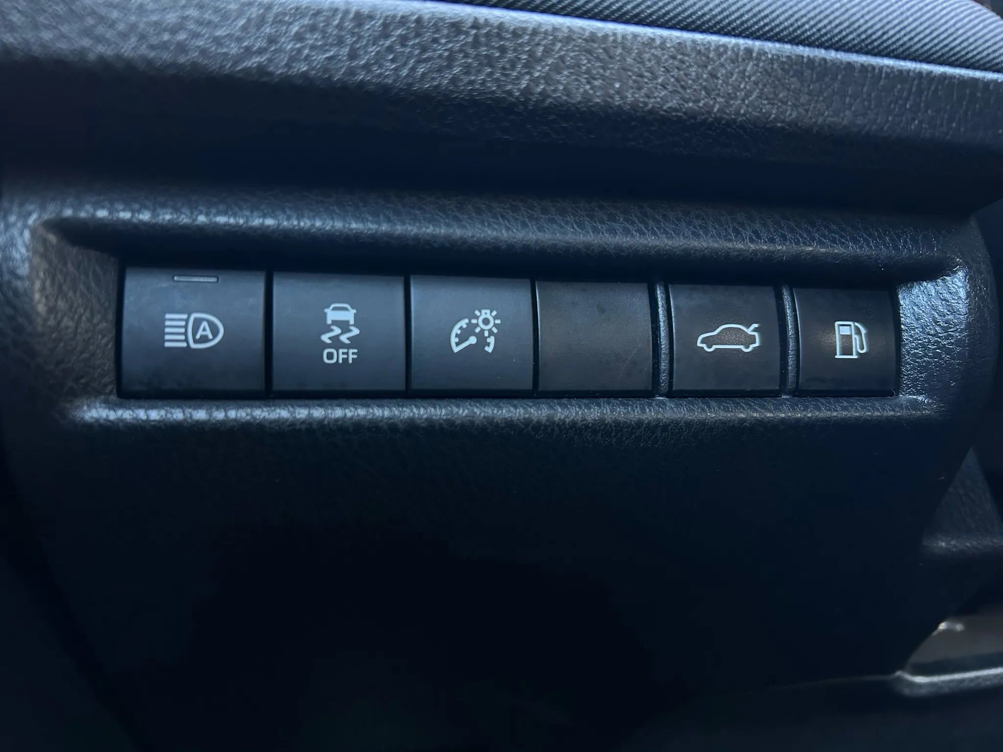 Used 2025 Toyota Camry LE image 18