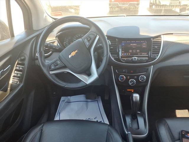 Used 2022 Chevrolet Trax LT w/ Premium Seat Package AWD/4WD image 12