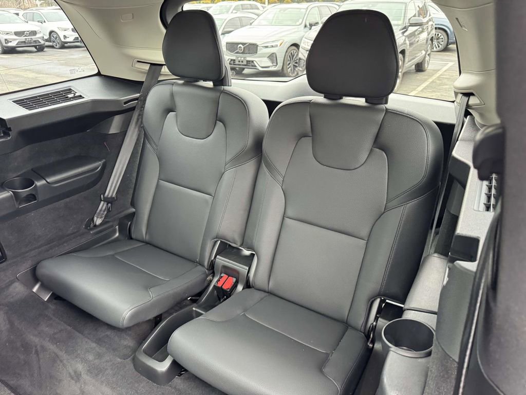 Certified 2023 Volvo XC90 B6 Plus image 10