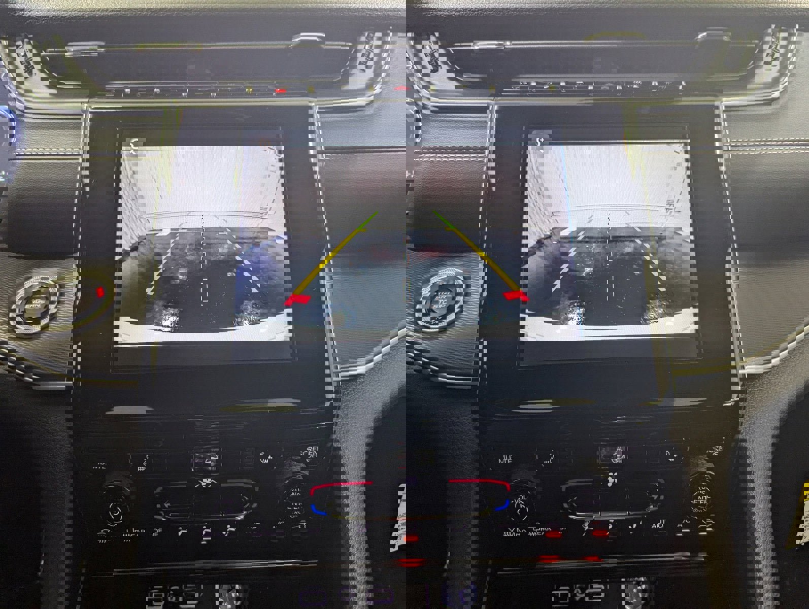 New 2024 Jeep Grand Cherokee Altitude image 27