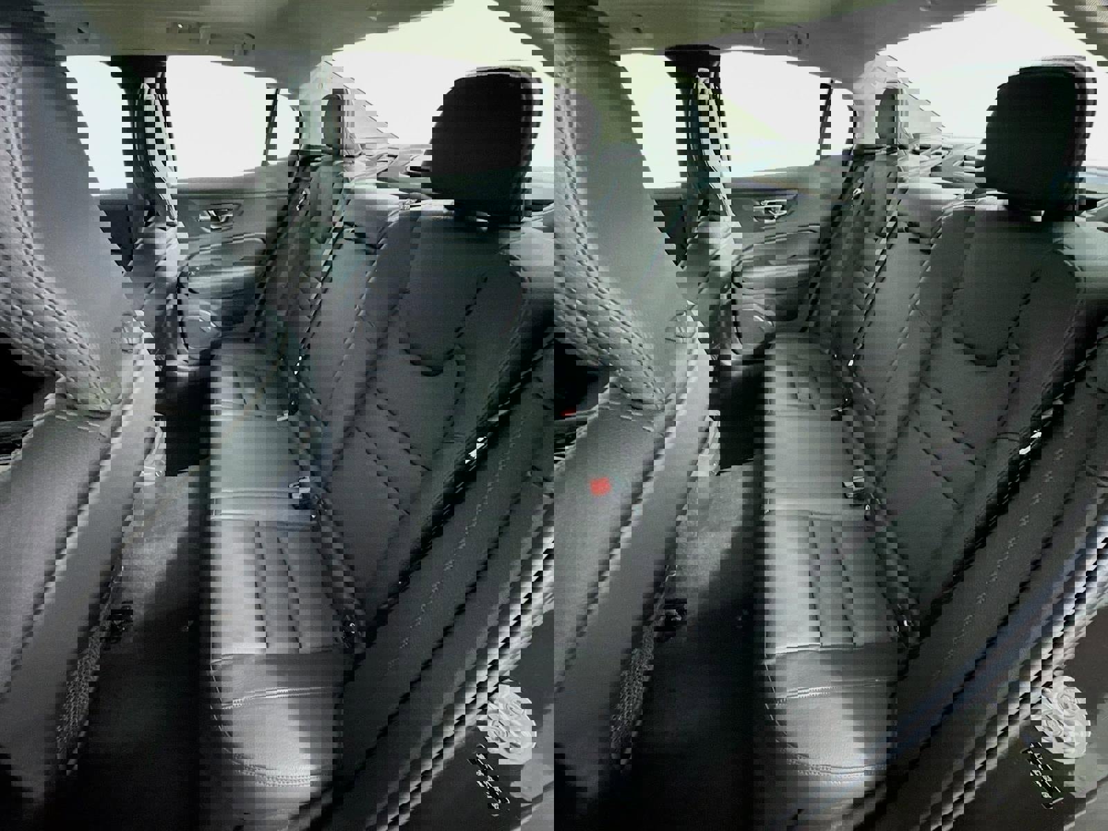 Used 2025 Volvo S60 B5 Plus image 24