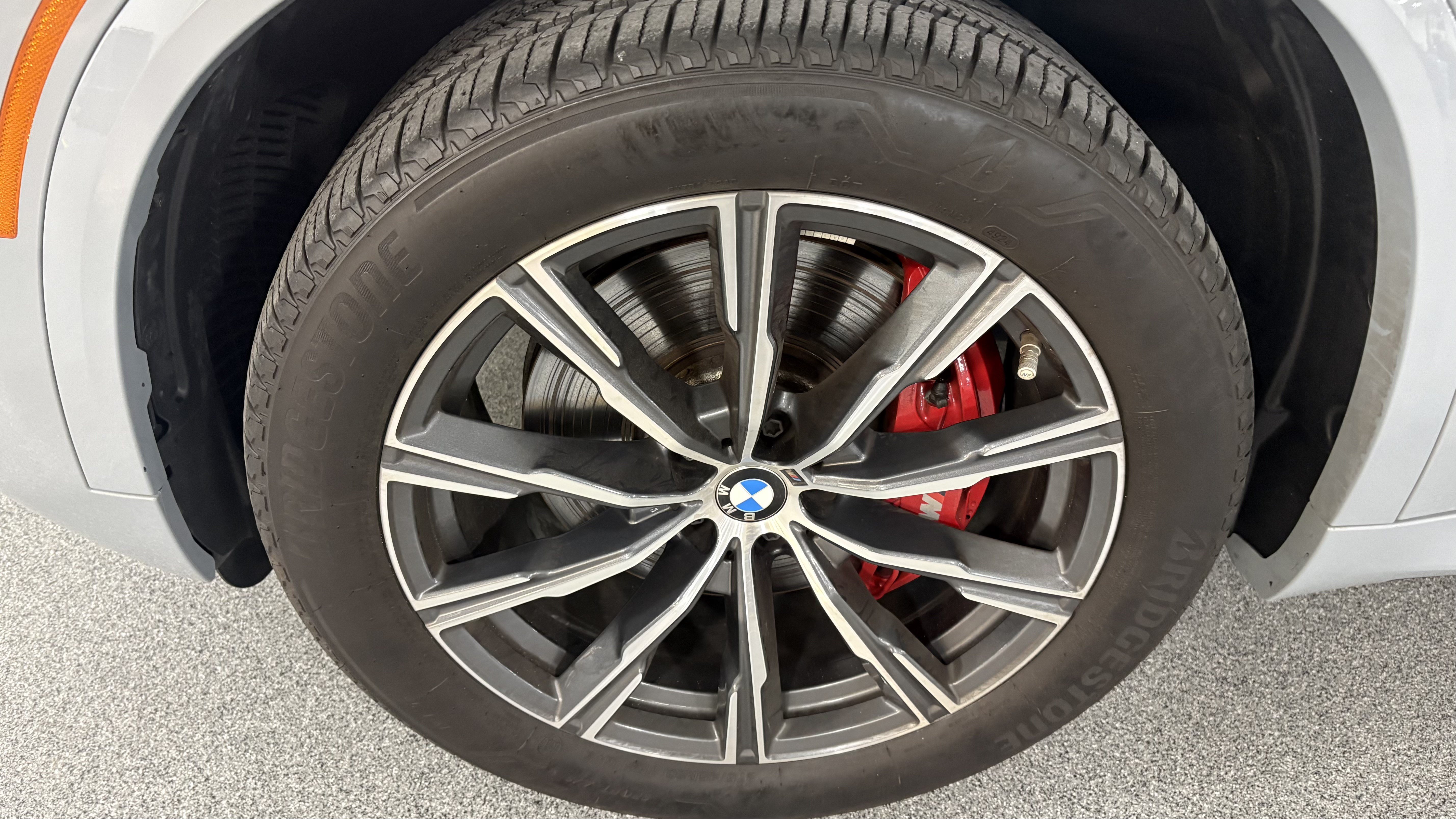 Certified 2025 BMW X5 xDrive40i w/ M Sport Package AWD/4WD image 12