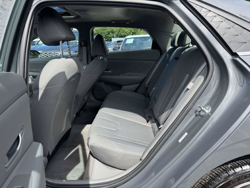 Certified 2024 Hyundai Elantra SEL w/ Convenience Package FWD image 12