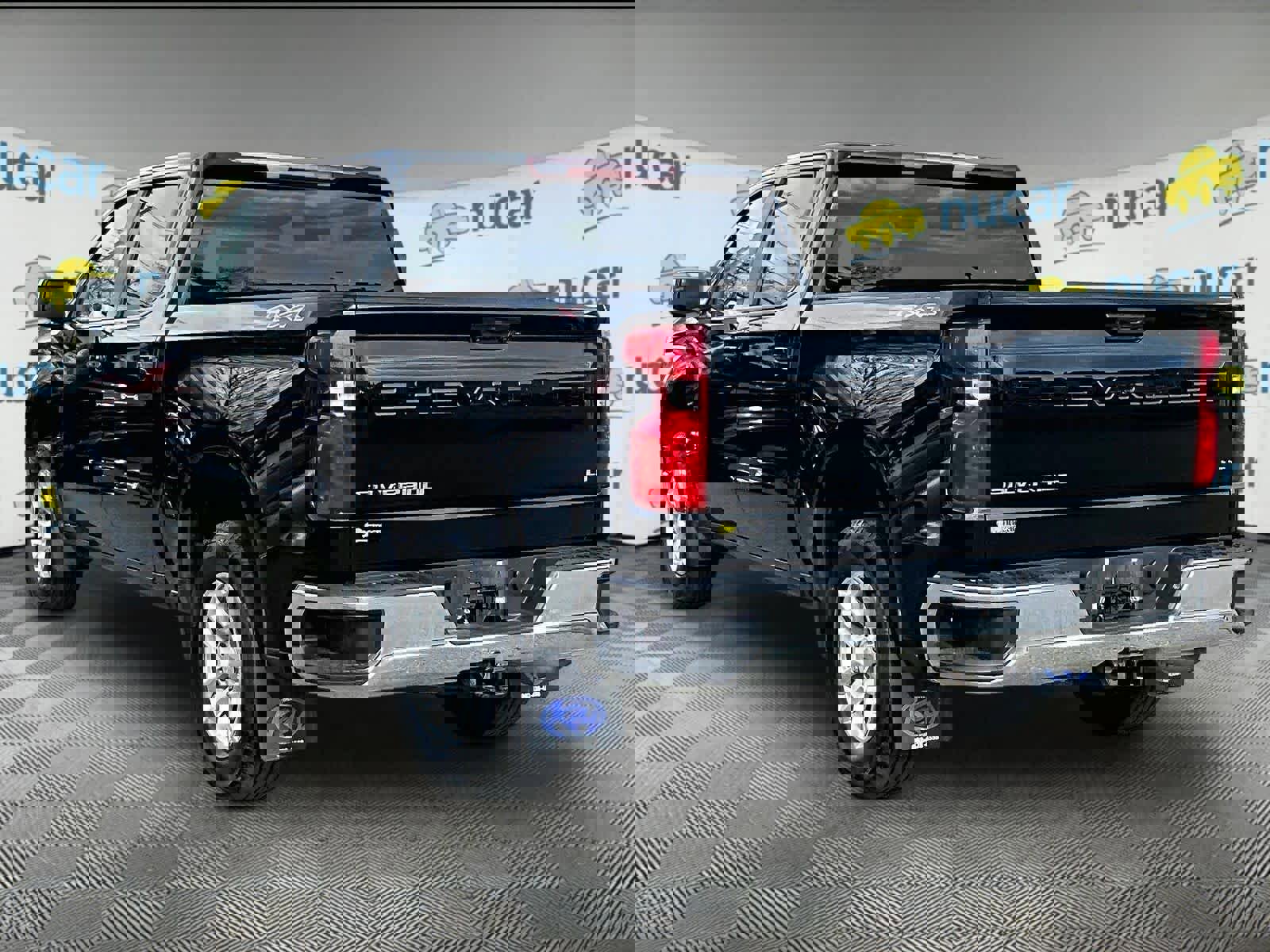 Used 2023 Chevrolet Silverado 1500 LT AWD/4WD image 4