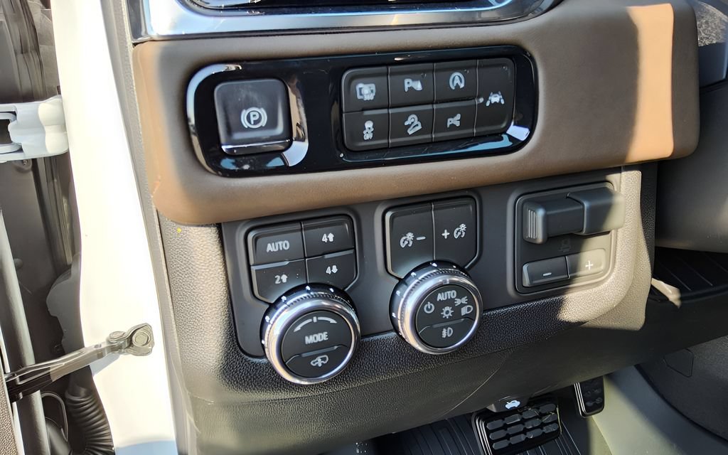 New 2026 GMC Yukon XL Denali Ultimate w/ LPO, Illumination Package AWD/4WD image 27
