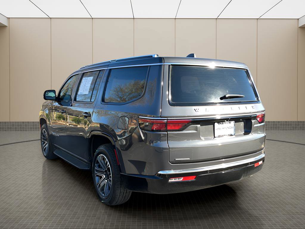 Used 2023 Jeep Wagoneer 4WD w/ Premium Group I image 3