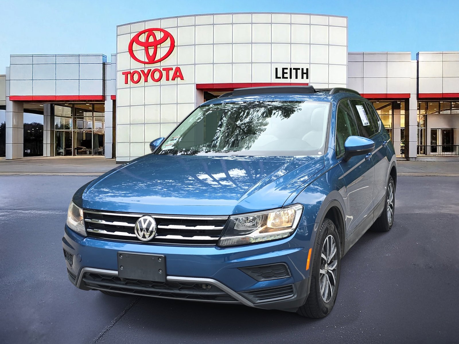 Used 2019 Volkswagen Tiguan SE w/ Panoramic Sunroof Package