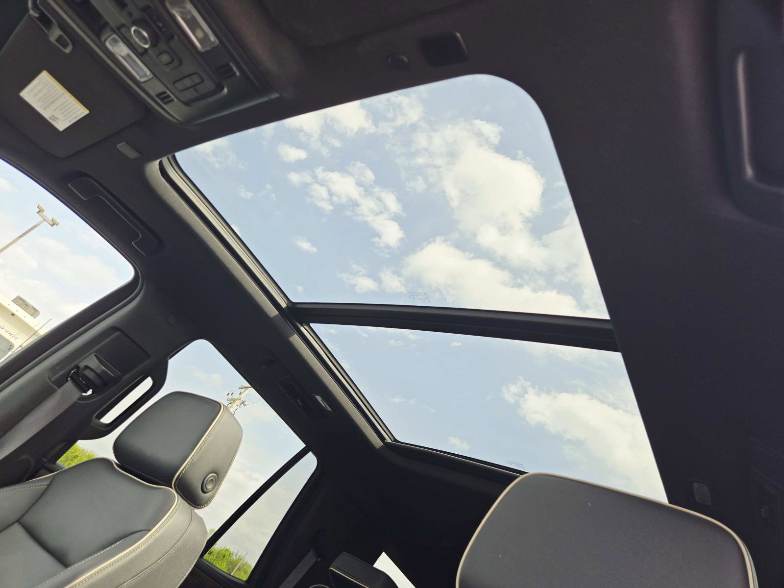 Used 2023 Chevrolet Tahoe Premier w/ Premium Package 2 image 10