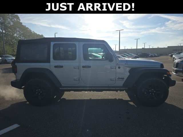 Used 2023 Jeep Wrangler Sport image 3