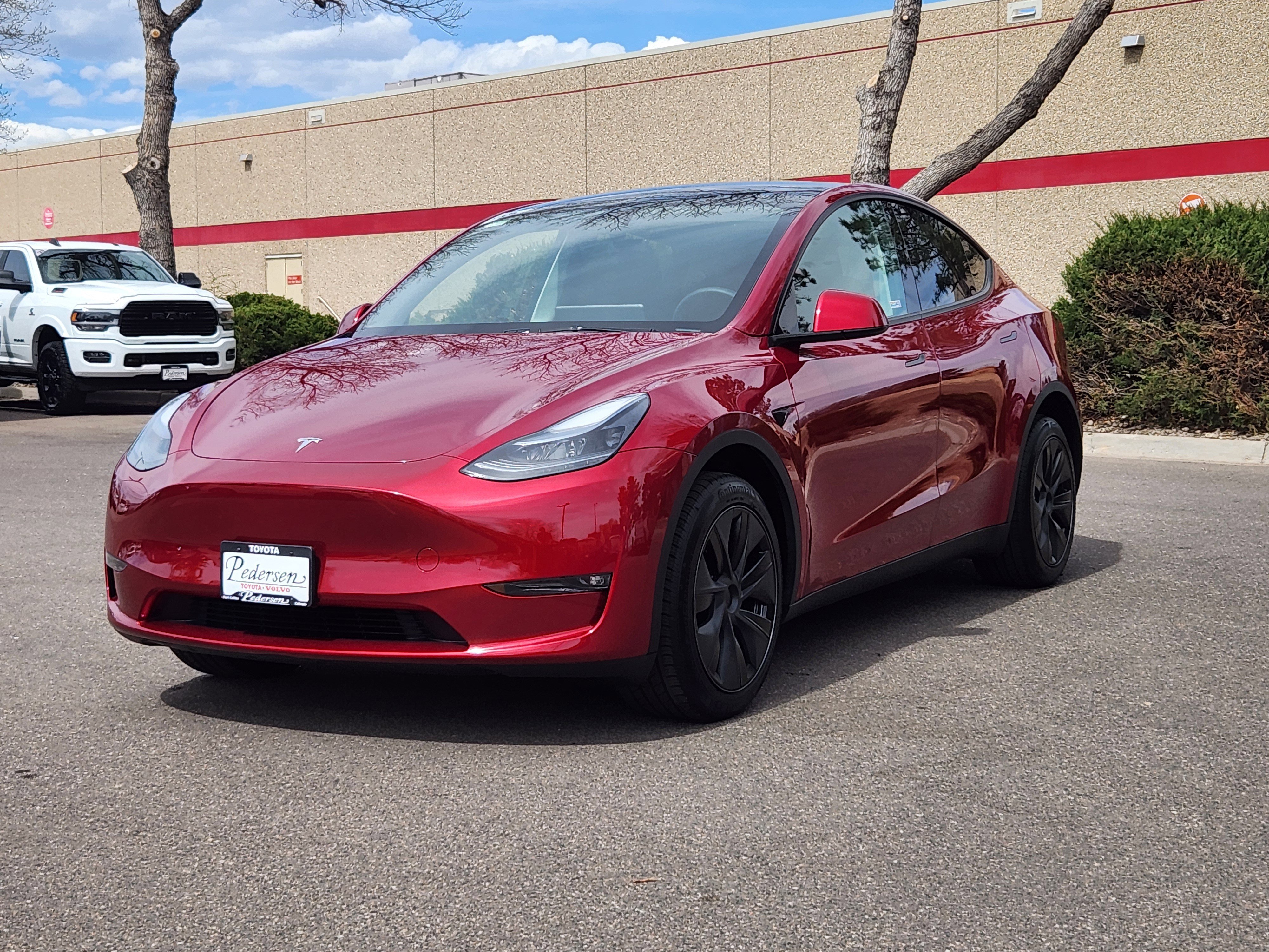 Used 2025 Tesla Model Y Long Range image 3