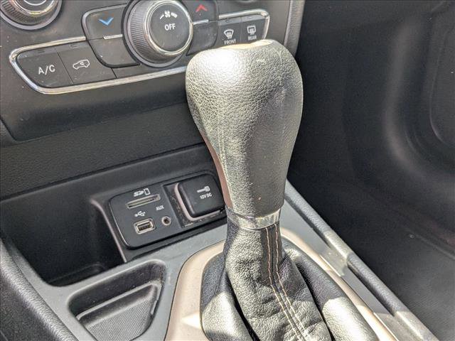 Used 2017 Jeep Cherokee Latitude image 11