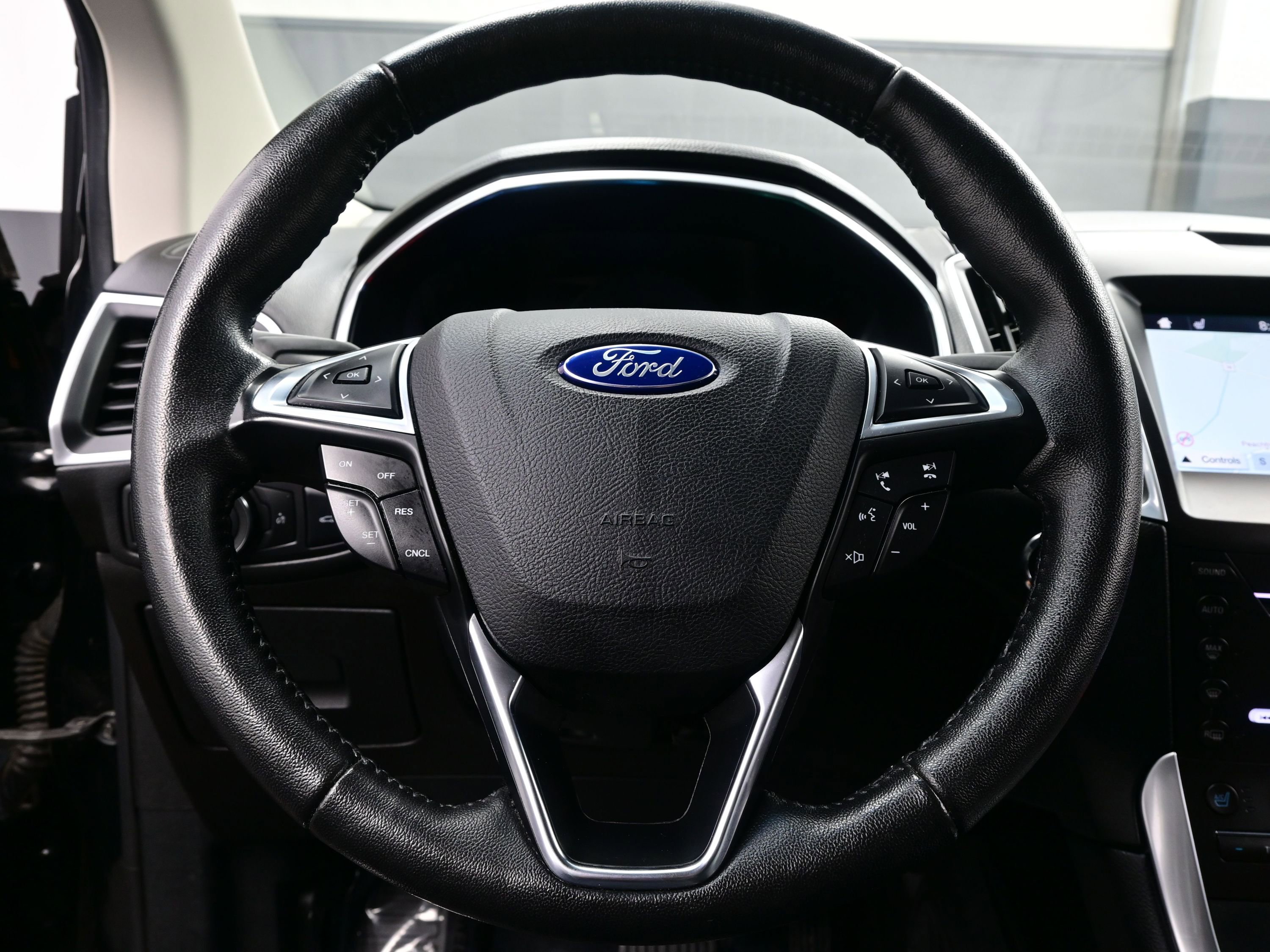 Used 2017 Ford Edge Titanium w/ Canadian Touring Package AWD/4WD image 25