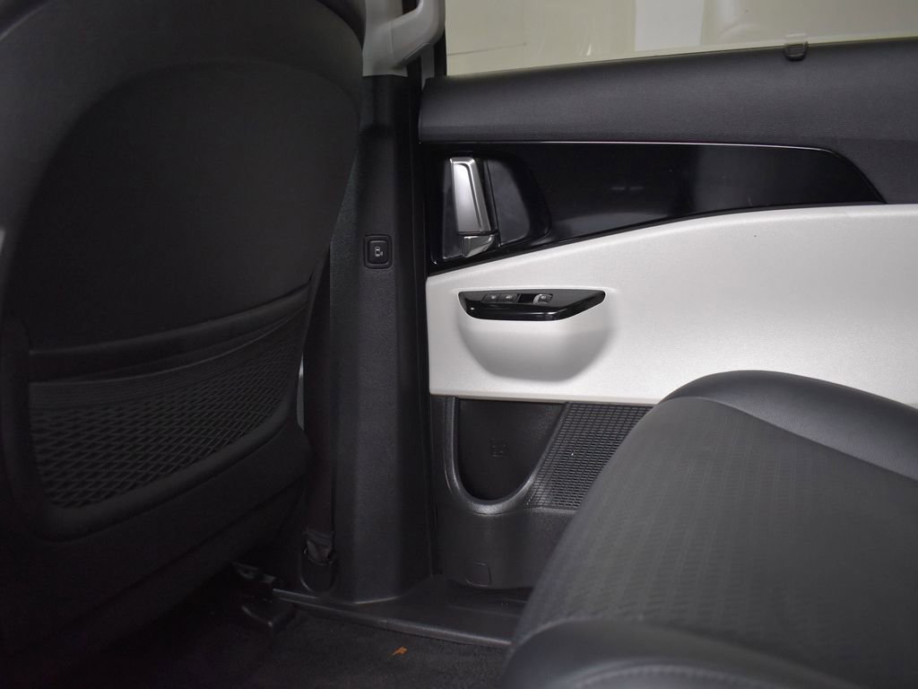 Certified 2024 Kia Carnival SX Prestige image 25