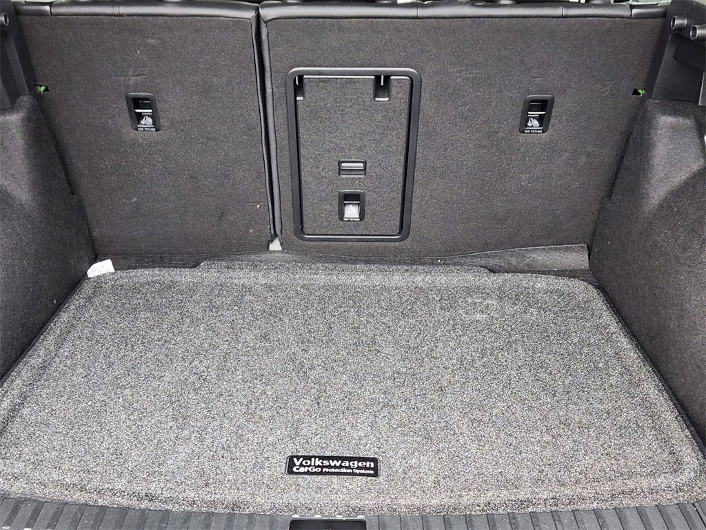 Used 2025 Volkswagen Taos SEL image 23