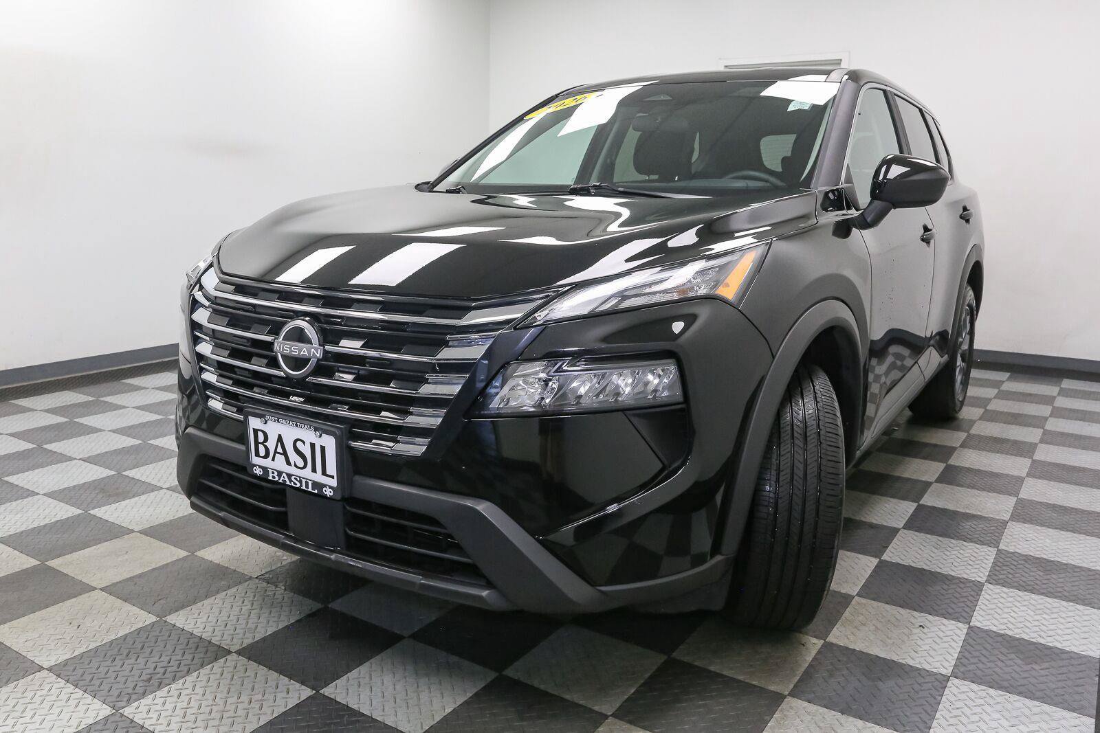 Used 2026 Nissan Rogue SV AWD/4WD image 4