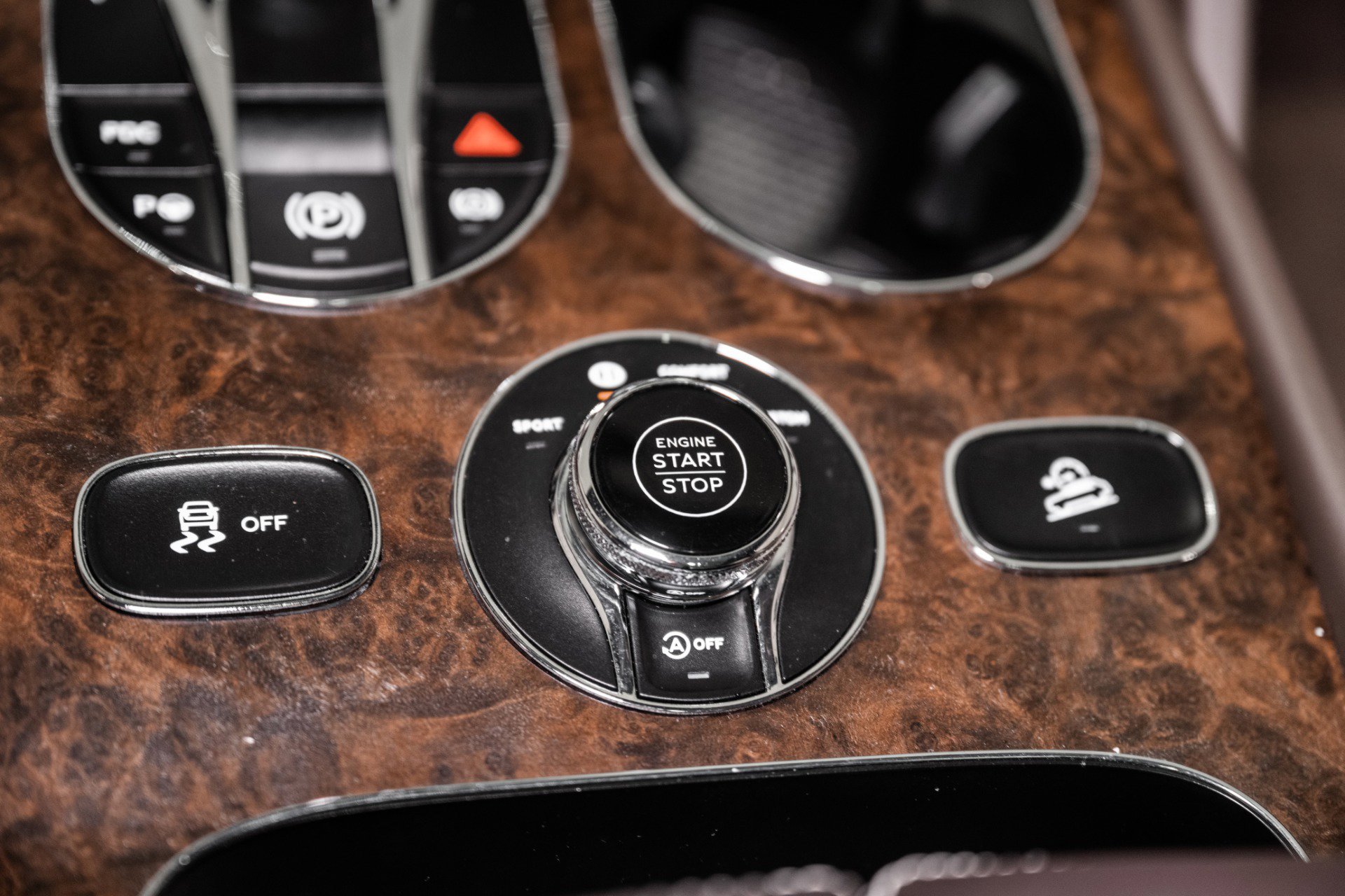 Used 2023 Bentley Bentayga image 47