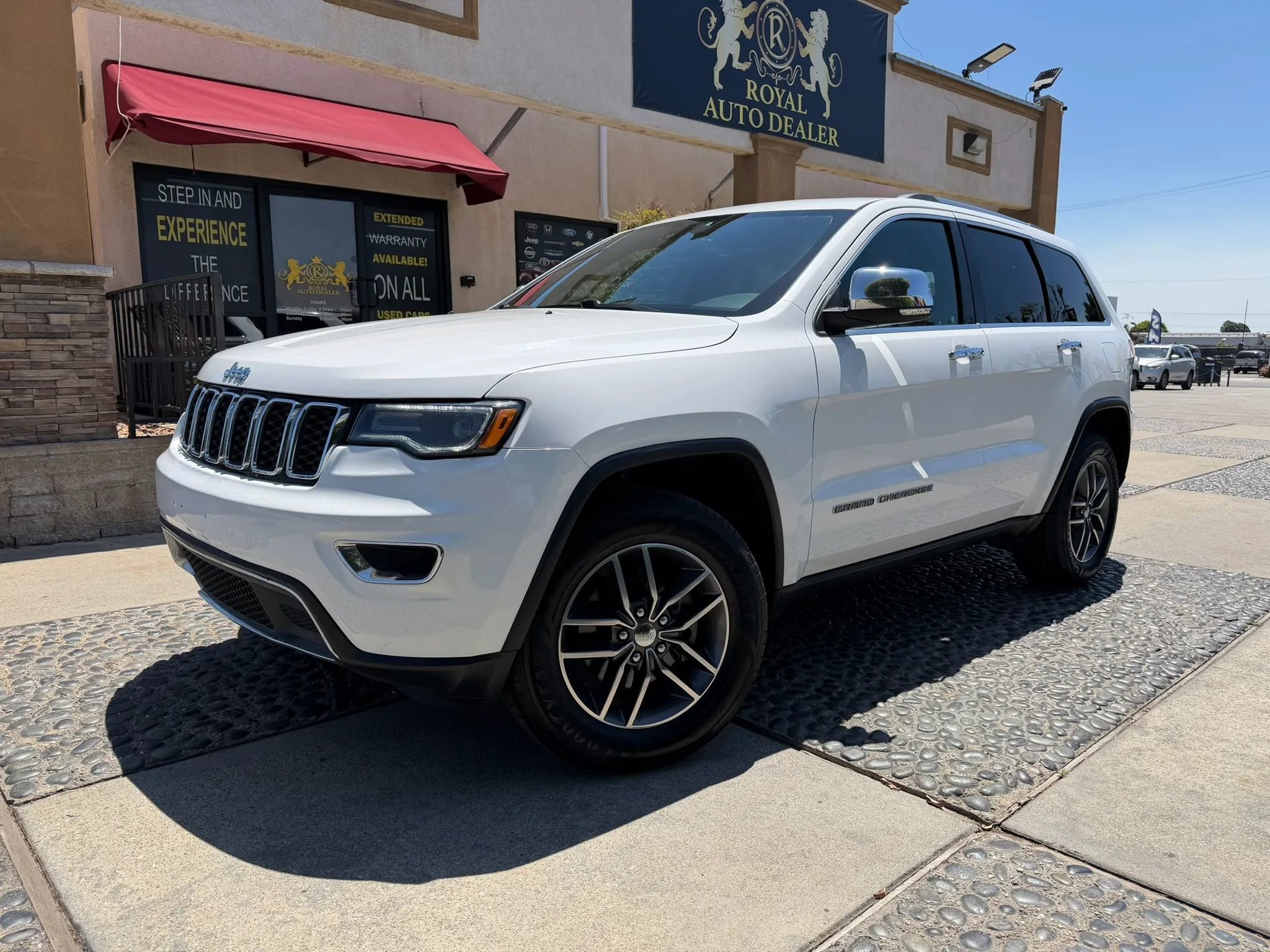 Used 2017 Jeep Grand Cherokee Limited w/ Luxury Group II