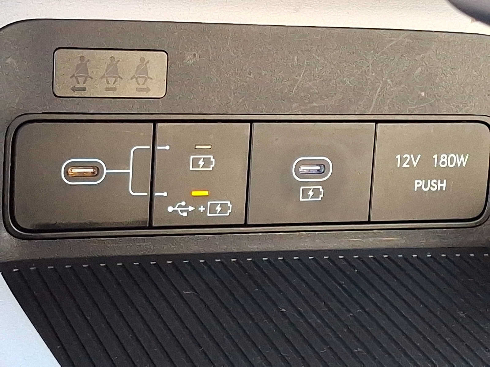 Used 2024 Hyundai Kona SE AWD/4WD image 25