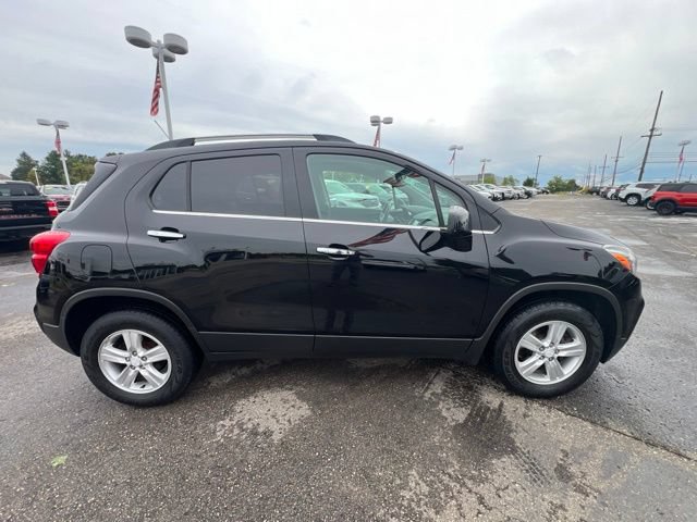 Used 2017 Chevrolet Trax LT w/ LT Convenience Package AWD/4WD image 4