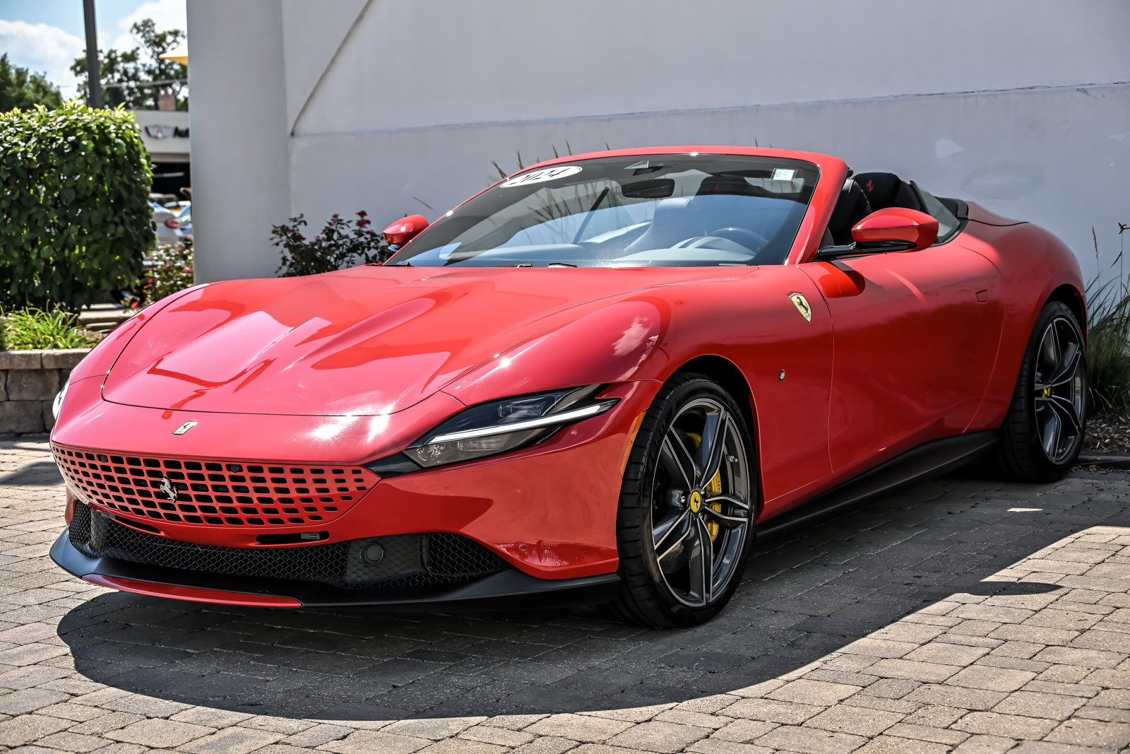 Used 2024 Ferrari Roma Spider RWD image 5
