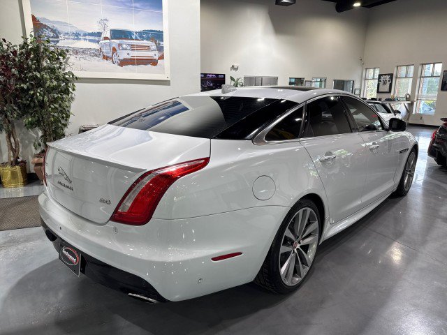 Used 2016 Jaguar XJ R-Sport RWD image 3
