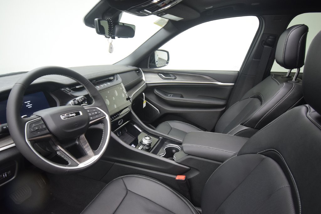 New 2027 Jeep Grand Cherokee L Limited AWD/4WD image 35