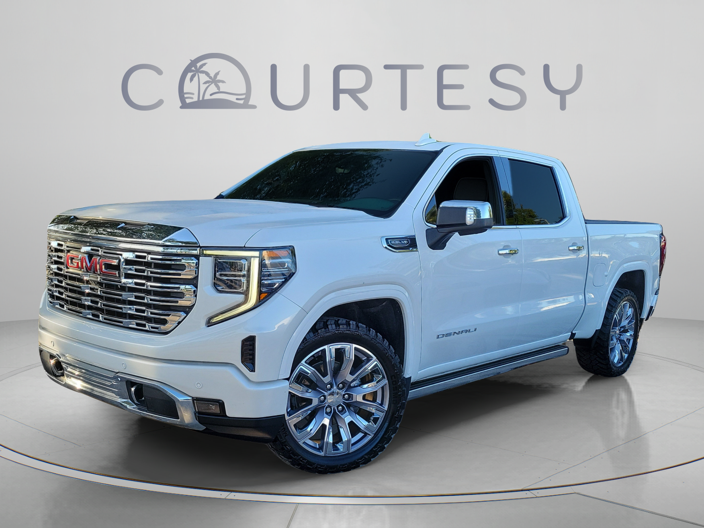 Used 2022 GMC Sierra 1500 Denali w/ Denali Reserve Package AWD/4WD image 1