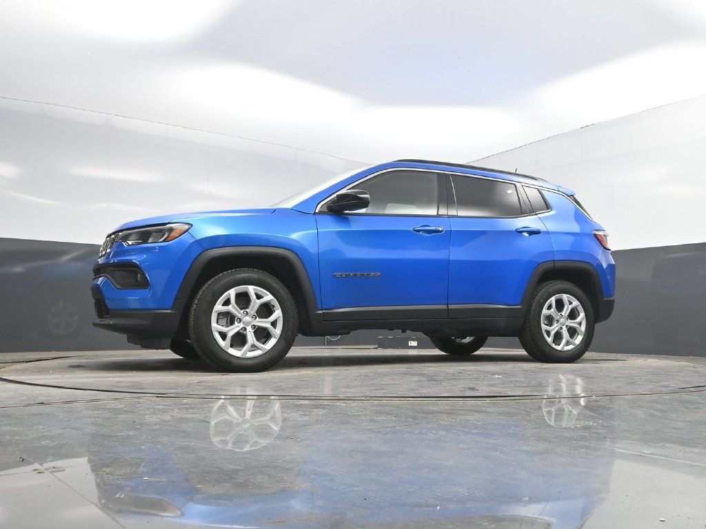 Used 2024 Jeep Compass Latitude AWD/4WD image 35