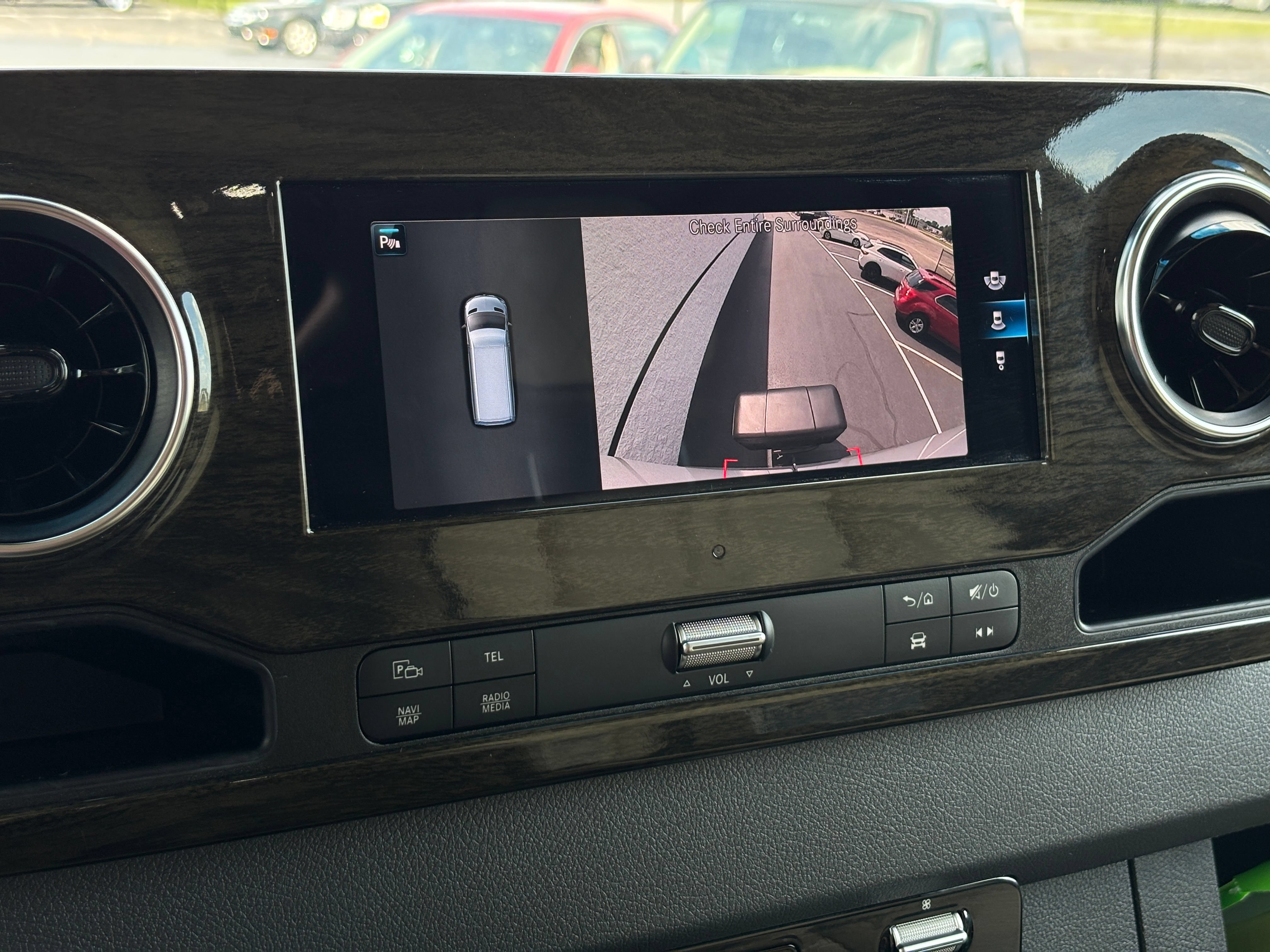 Used 2020 Mercedes-Benz Sprinter 2500 w/ Windows All Around Package image 36