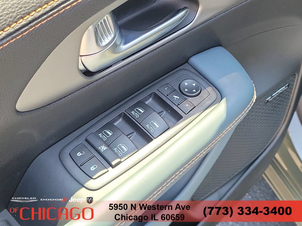 New 2027 Chrysler Pacifica Pinnacle w/ Theater Group AWD/4WD image 22